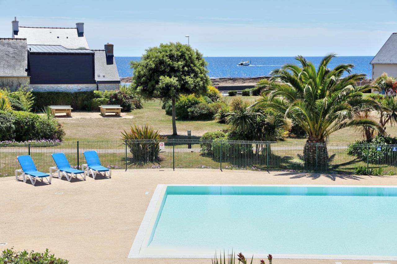Apartment Au Seaview: Beachfront Retreat With Pool And Garden *