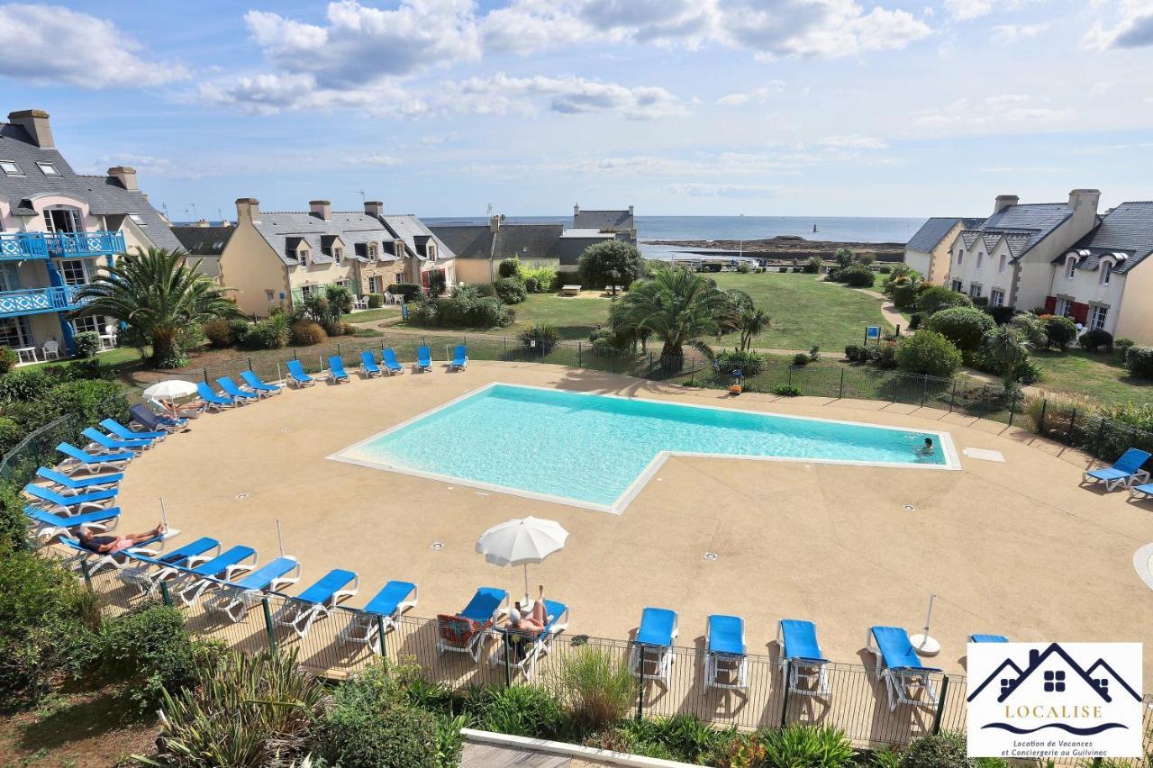 Au Seaview: Beachfront Retreat With Pool And Garden Apartment