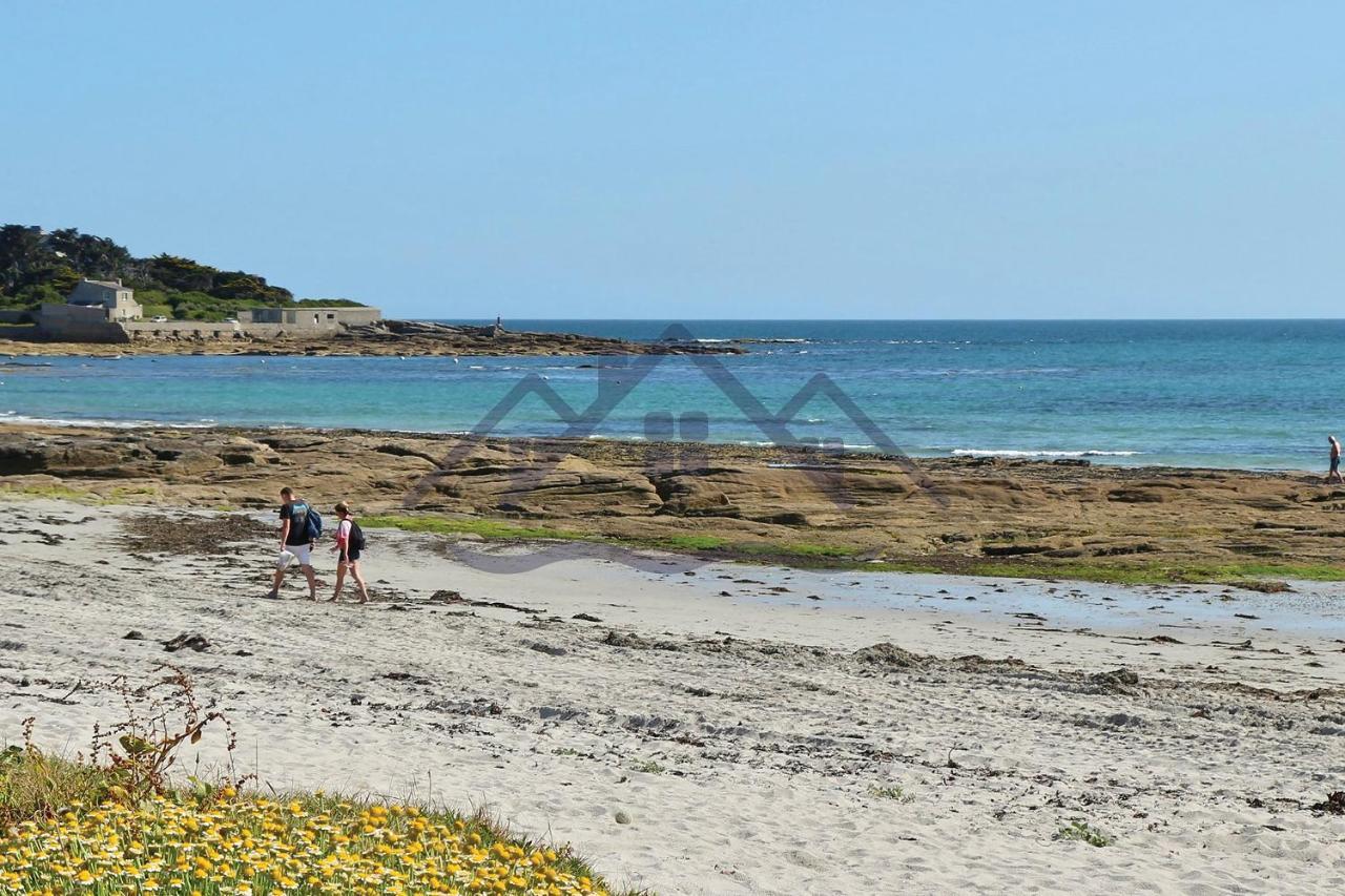 Au Seaview: Beachfront Retreat With Pool And Garden Apartment